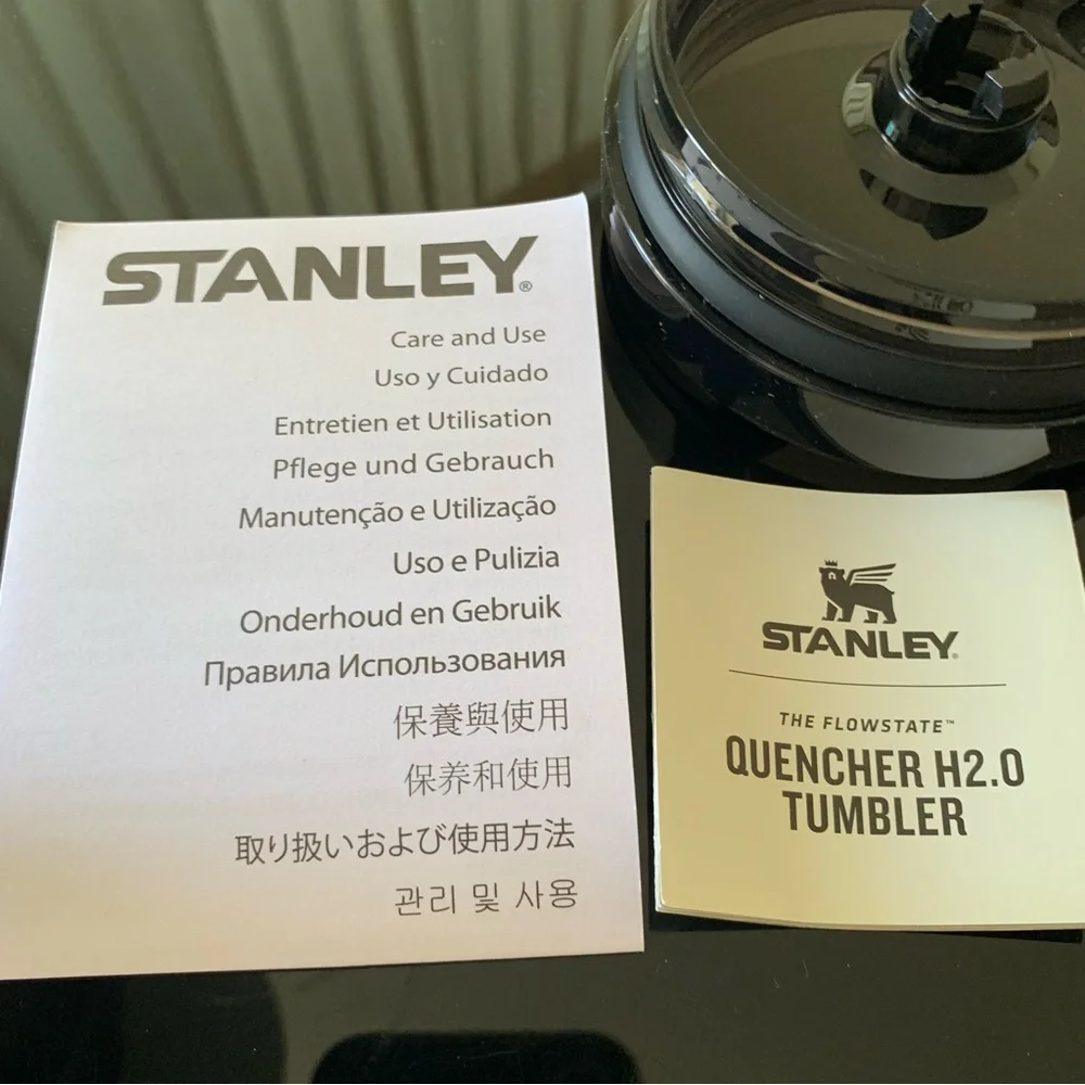 Stanley Verizon 40oz Quencher Tumbler H2.0 Black | New with Straw | Rare - Picture 12 of 15